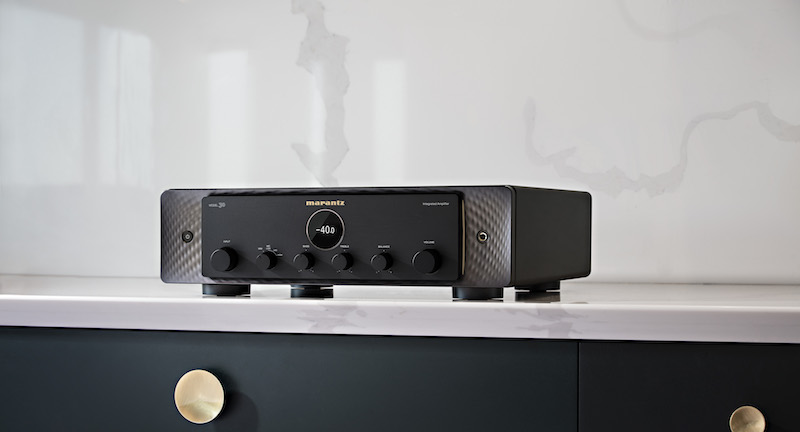 Marantz_Model30 Black_lifestyle6